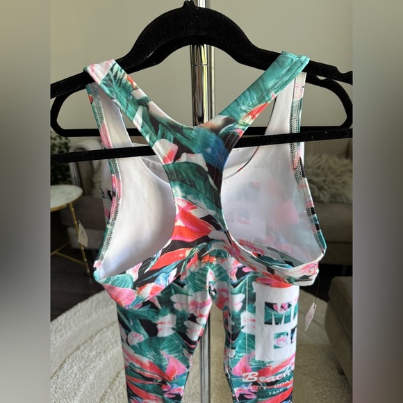 Tropical Green and white Fitness Outfit set Bra and Leggings Size Medium NWT New - Picture 4 of 16